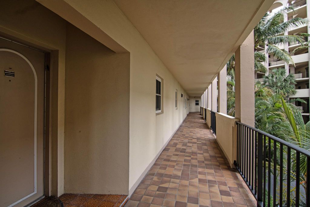 Image 35 of property listing at 3475 S Ocean Boulevard 2160, Palm Beach, FL 33480