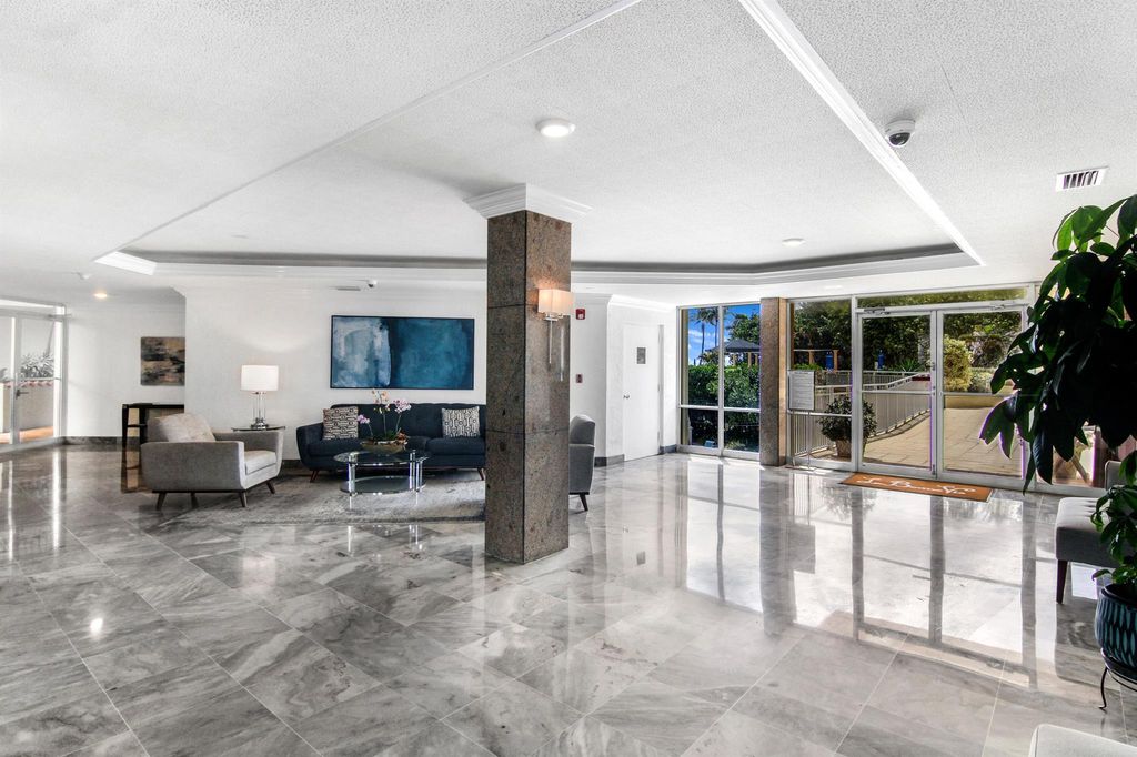 Image 36 of property listing at 3475 S Ocean Boulevard 2160, Palm Beach, FL 33480