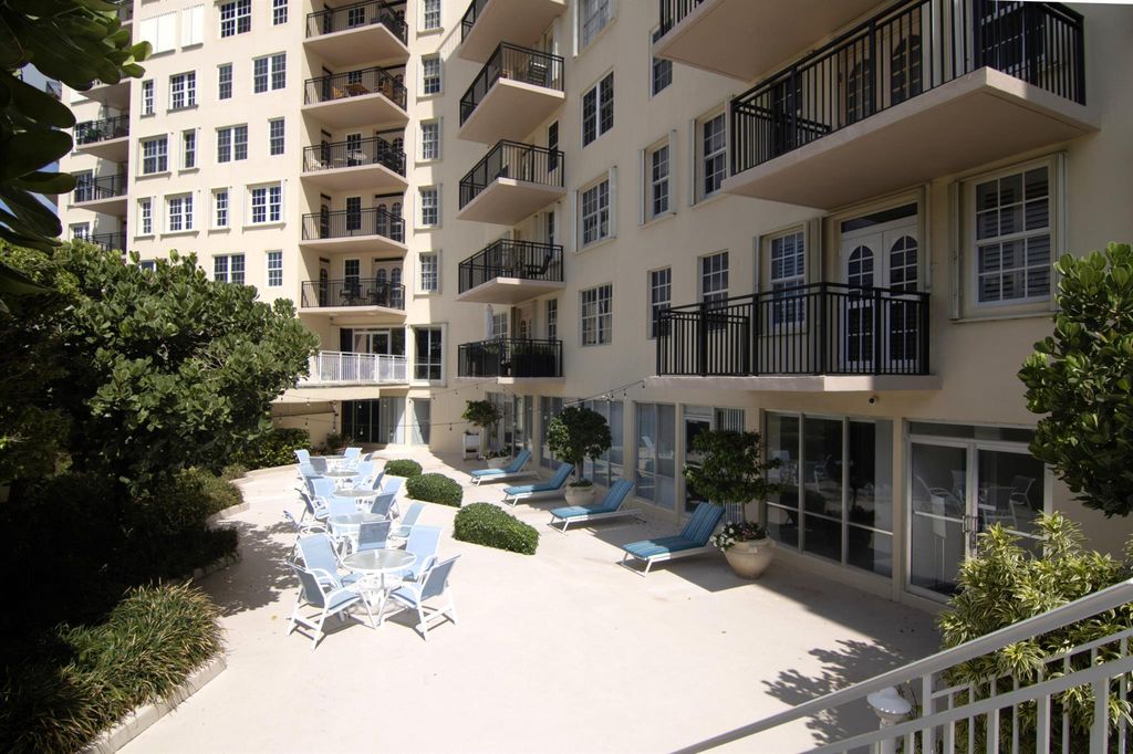 Image 44 of property listing at 3475 S Ocean Boulevard 2160, Palm Beach, FL 33480