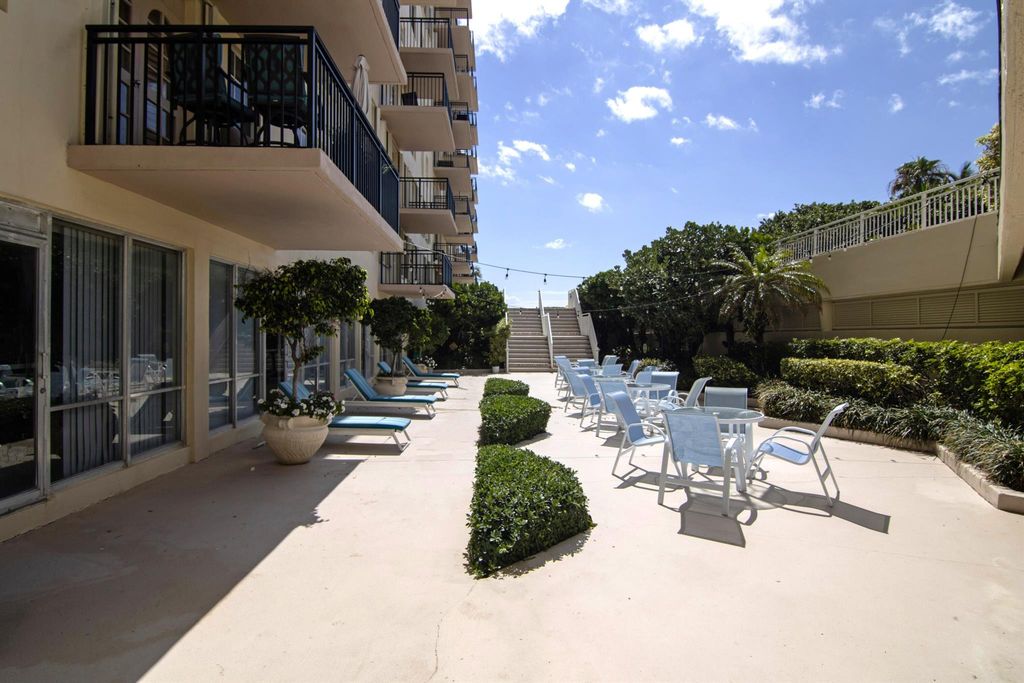 Image 45 of property listing at 3475 S Ocean Boulevard 2160, Palm Beach, FL 33480