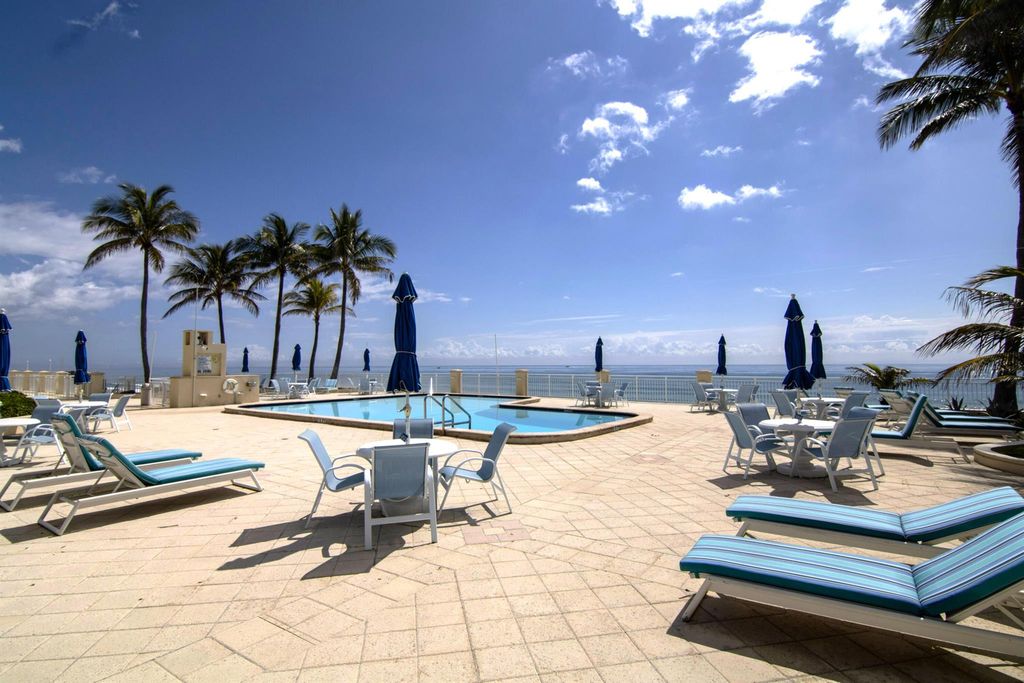Image 48 of property listing at 3475 S Ocean Boulevard 2160, Palm Beach, FL 33480
