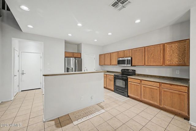 1944 N 77TH Glen, Phoenix, AZ 85035