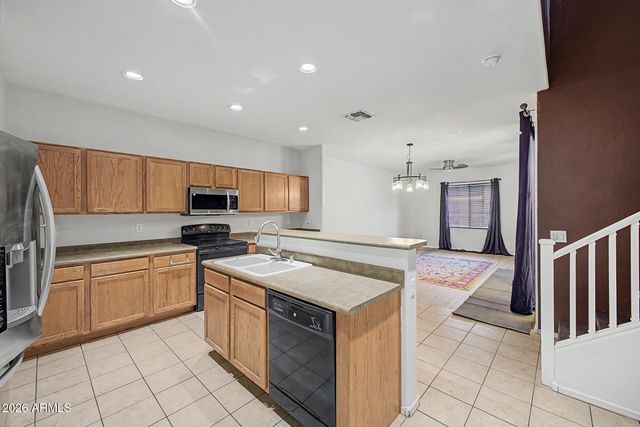 1944 N 77TH Glen, Phoenix, AZ 85035