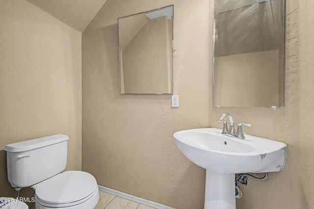 1944 N 77TH Glen, Phoenix, AZ 85035