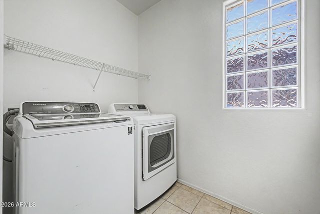 1944 N 77TH Glen, Phoenix, AZ 85035
