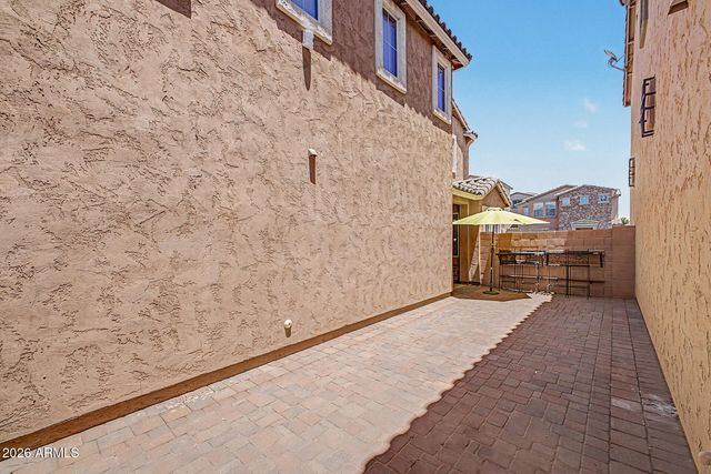 1944 N 77TH Glen, Phoenix, AZ 85035