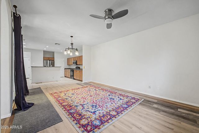 1944 N 77TH Glen, Phoenix, AZ 85035
