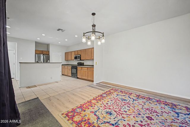 1944 N 77TH Glen, Phoenix, AZ 85035