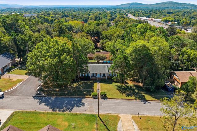 4019 Killarney Drive NW, Huntsville, AL 35816