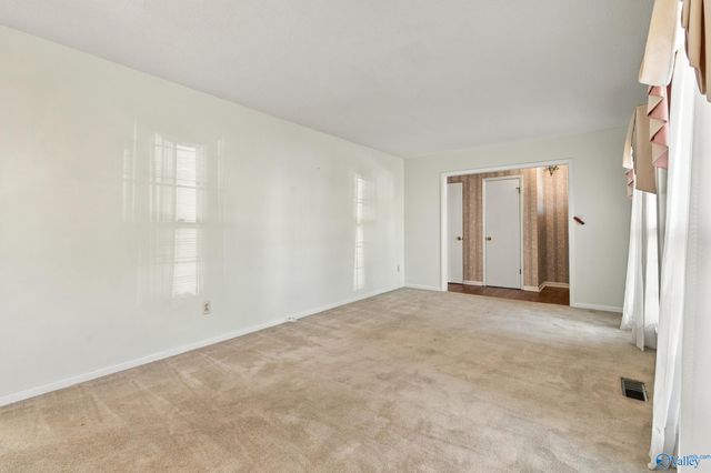 4019 Killarney Drive NW, Huntsville, AL 35816