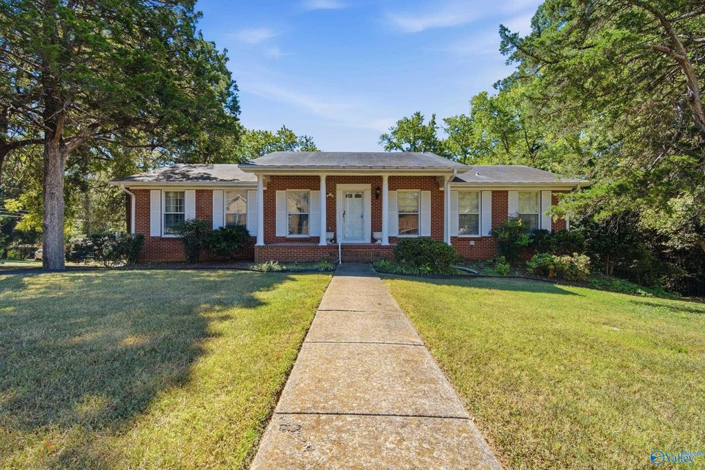 4019 Killarney Drive NW, Huntsville, AL 35816