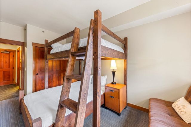 1850 Village South Road 417 4-417, Olympic Valley, CA 96146