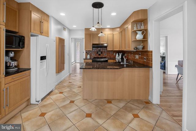 5804 PLAINVIEW RD, Bethesda, MD 20817