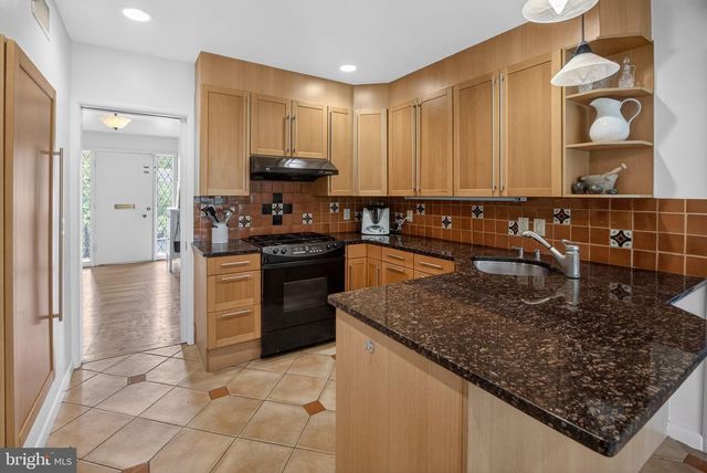 5804 PLAINVIEW RD, Bethesda, MD 20817