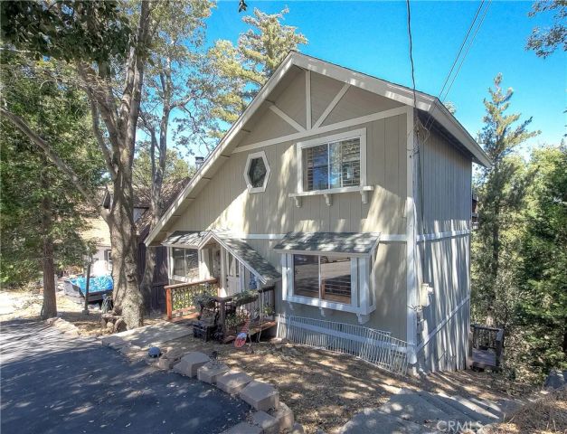 24896 Matterhorn Court, Crestline, CA 92325