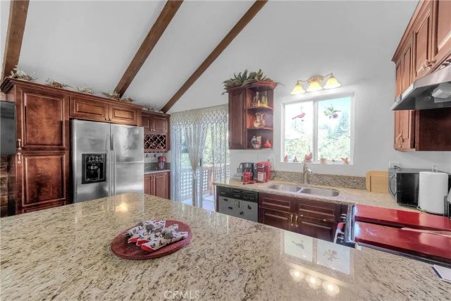 24896 Matterhorn Court, Crestline, CA 92325