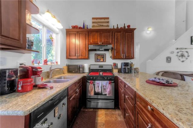 24896 Matterhorn Court, Crestline, CA 92325