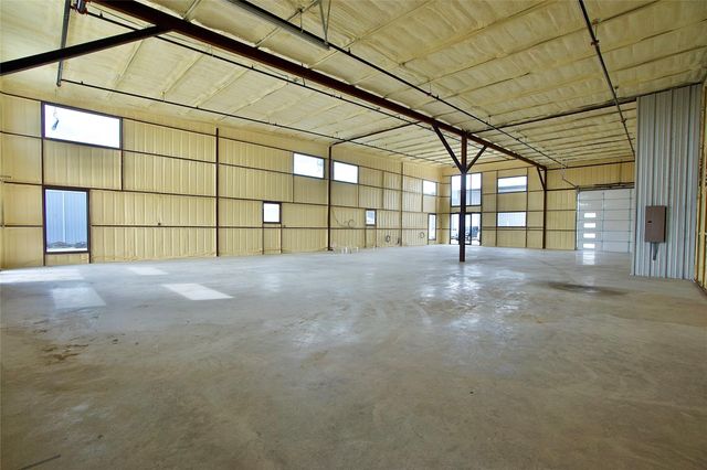 190 Ninety Four LN 101, Taylor, TX 76574