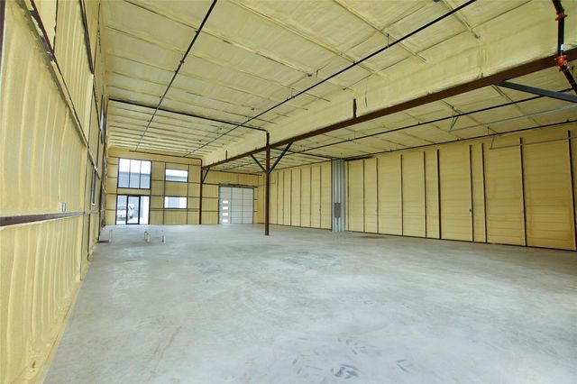 190 Ninety Four LN 101, Taylor, TX 76574