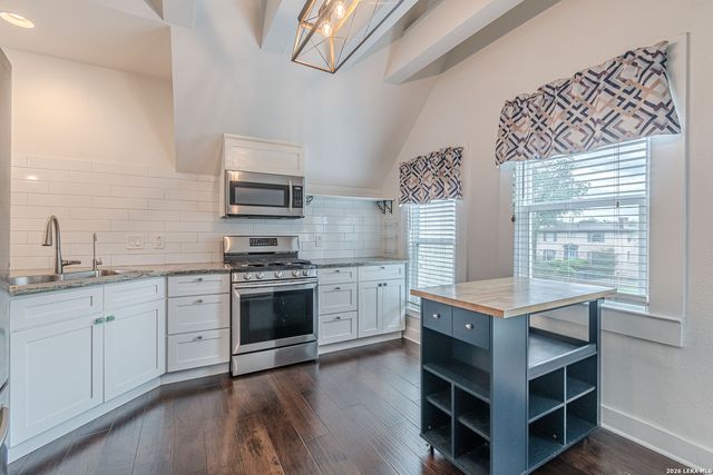 311 W MISTLETOE B, San Antonio, TX 78212
