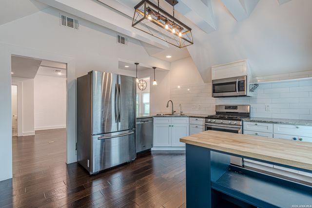 311 W MISTLETOE B, San Antonio, TX 78212