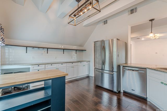311 W MISTLETOE B, San Antonio, TX 78212