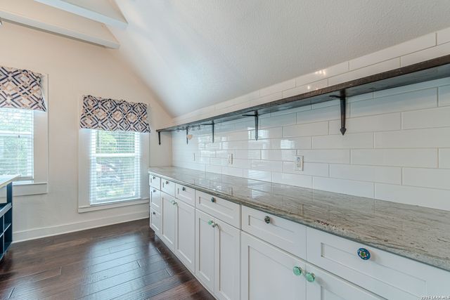 311 W MISTLETOE B, San Antonio, TX 78212