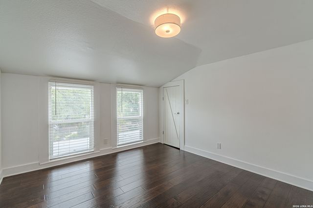 311 W MISTLETOE B, San Antonio, TX 78212