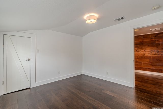 311 W MISTLETOE B, San Antonio, TX 78212