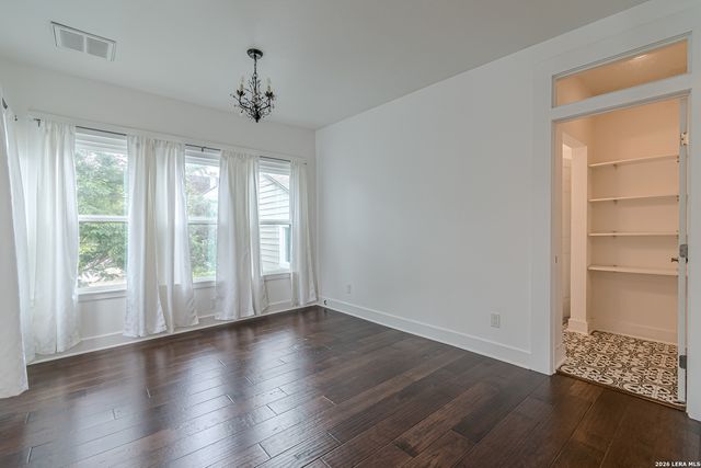 311 W MISTLETOE B, San Antonio, TX 78212