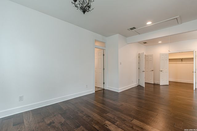 311 W MISTLETOE B, San Antonio, TX 78212