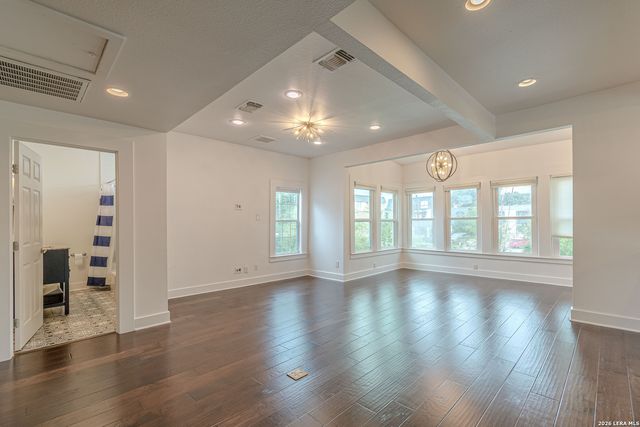 311 W MISTLETOE B, San Antonio, TX 78212