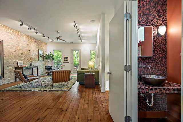 1205 Kinney Ave A, Austin, TX 78704