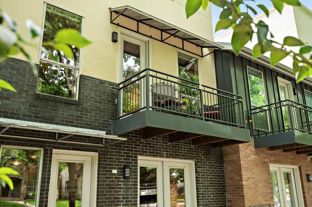 1205 Kinney Ave A, Austin, TX 78704