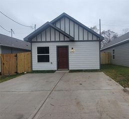 11915 Nelwood Street, Willis, TX 77318