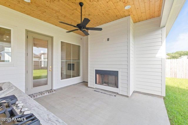 407 Sunshine Rise Drive, Broussard, LA 70518