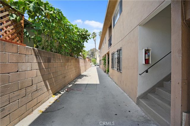 2614 S Garth, Los Angeles, CA 90034