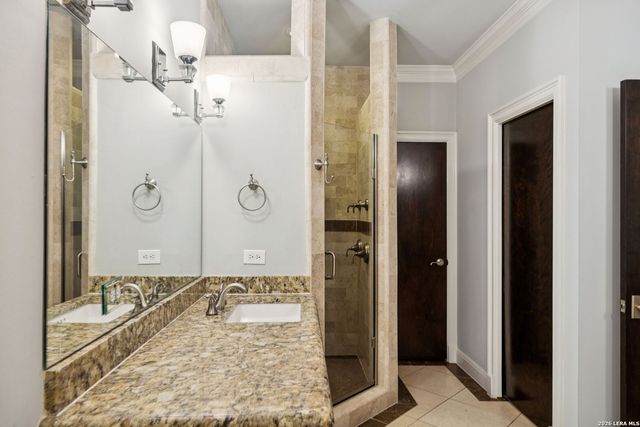 158 Katherine Ct B, San Antonio, TX 78209