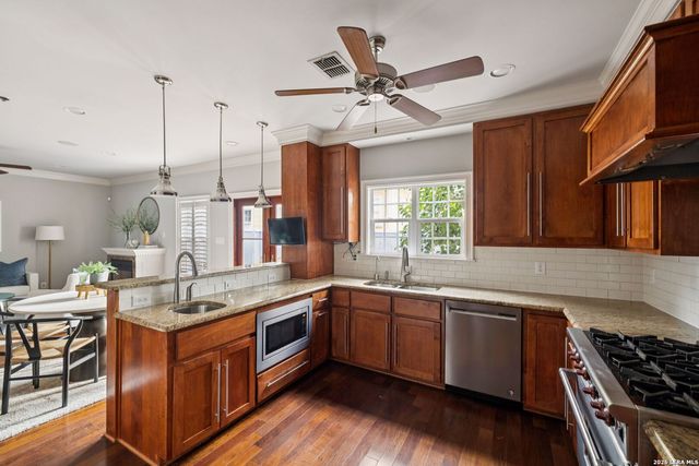 158 Katherine Ct B, San Antonio, TX 78209