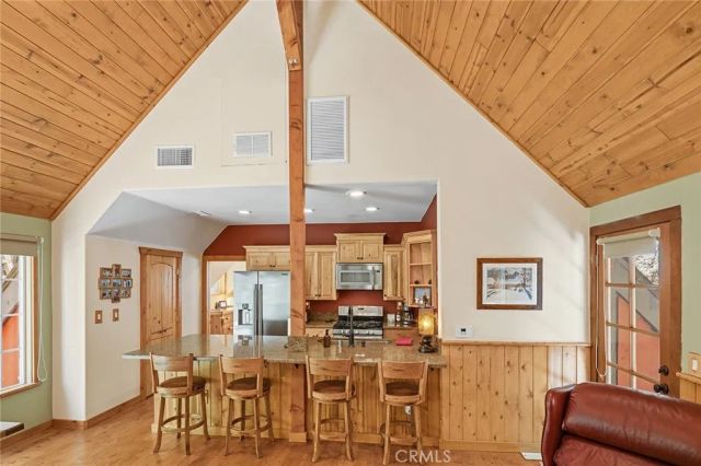 118 E Lane, Lake Arrowhead, CA 92352