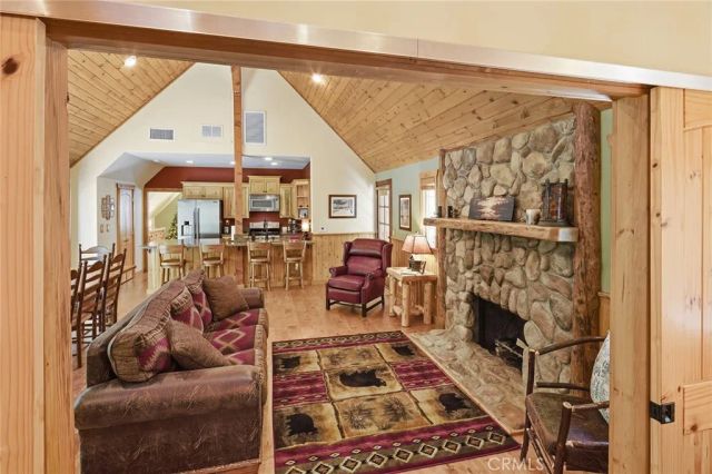 118 E Lane, Lake Arrowhead, CA 92352