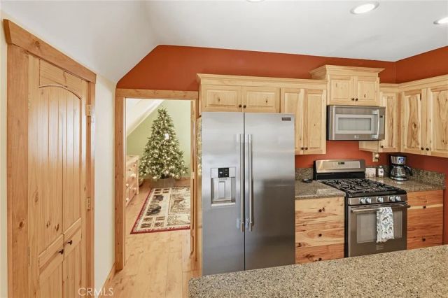 118 E Lane, Lake Arrowhead, CA 92352