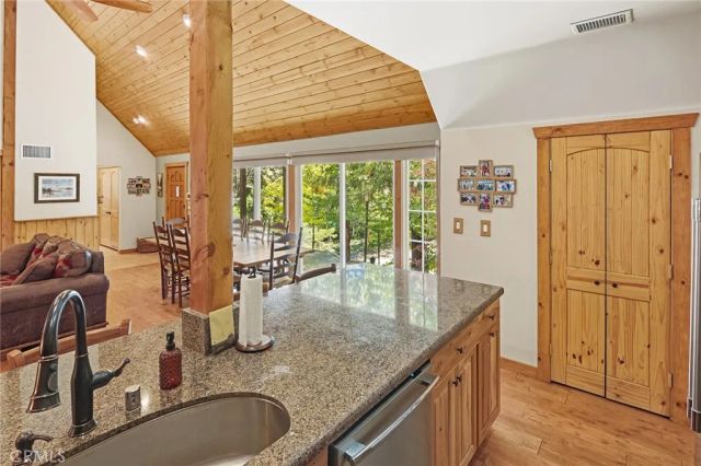 118 E Lane, Lake Arrowhead, CA 92352