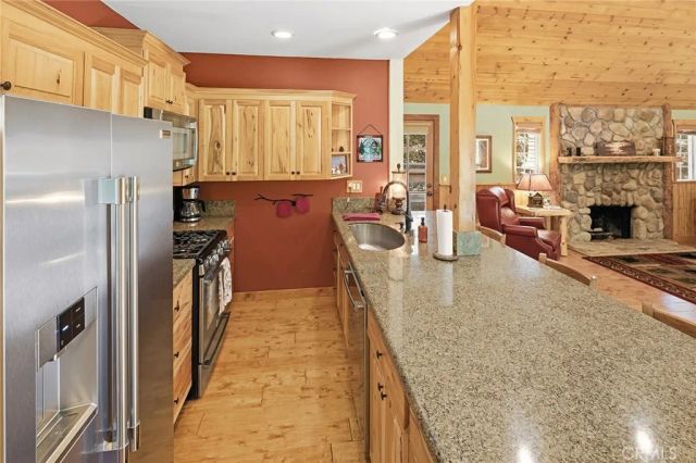 118 E Lane, Lake Arrowhead, CA 92352