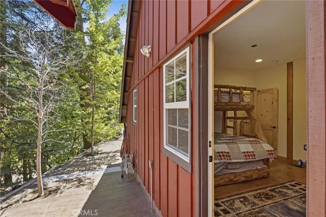 118 E Lane, Lake Arrowhead, CA 92352
