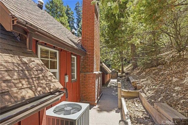 118 E Lane, Lake Arrowhead, CA 92352