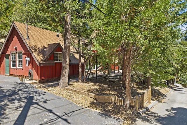 118 E Lane, Lake Arrowhead, CA 92352