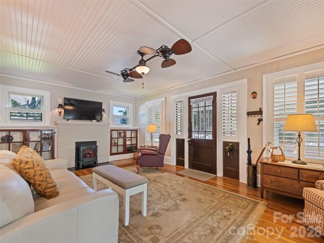 50 Epsom Street, Waynesville, NC 28786