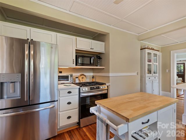 50 Epsom Street, Waynesville, NC 28786