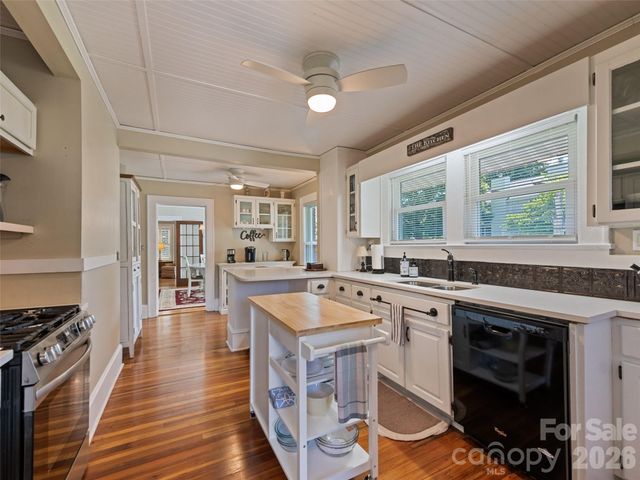 50 Epsom Street, Waynesville, NC 28786